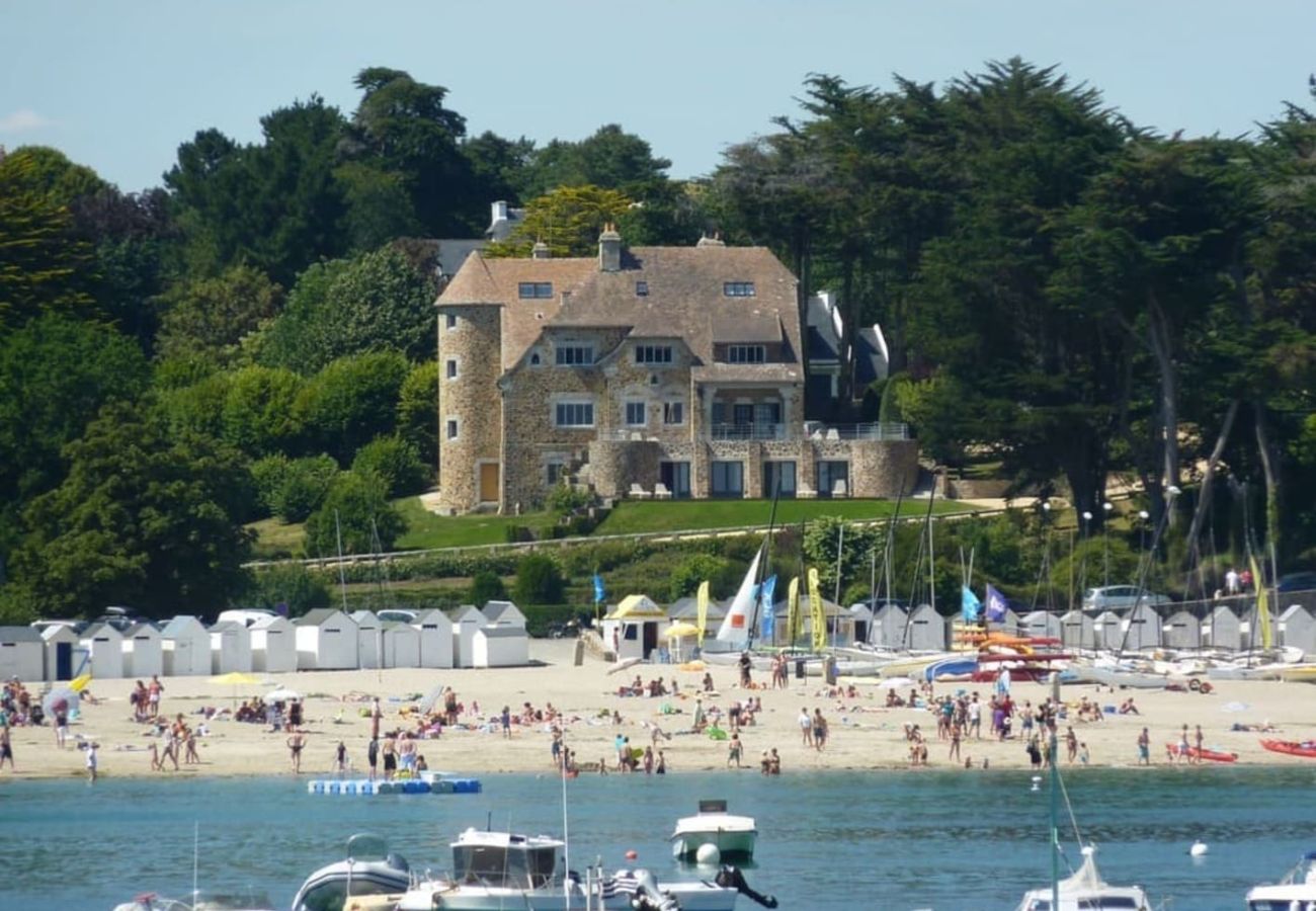 Appartement à Concarneau - -ESCALE- CONCARNEAU GRANDE TERRASSE ET PARKING