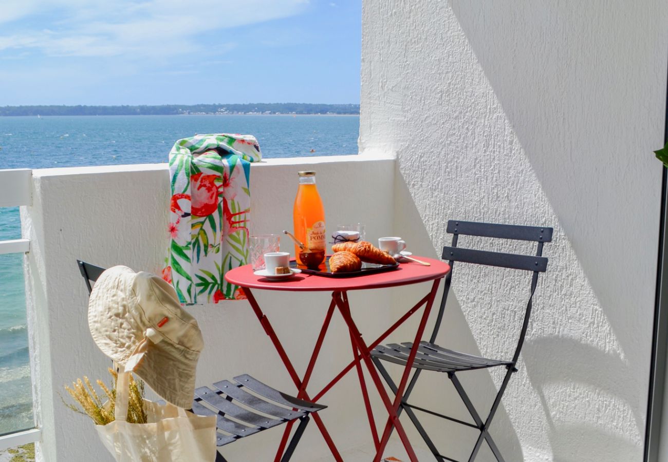 Studio à Concarneau - -LE PHARE- FRONT DE MER À CONCARNEAU AVEC BALCON