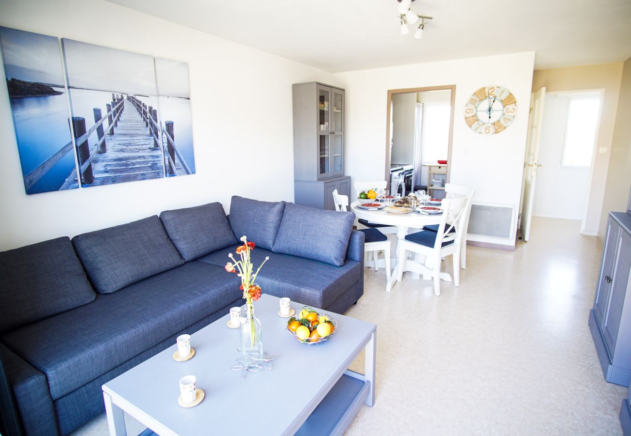 Appartement à Concarneau - -LITTO- CONCARNEAU AVEC TERRASSE PROCHE COMMERCES