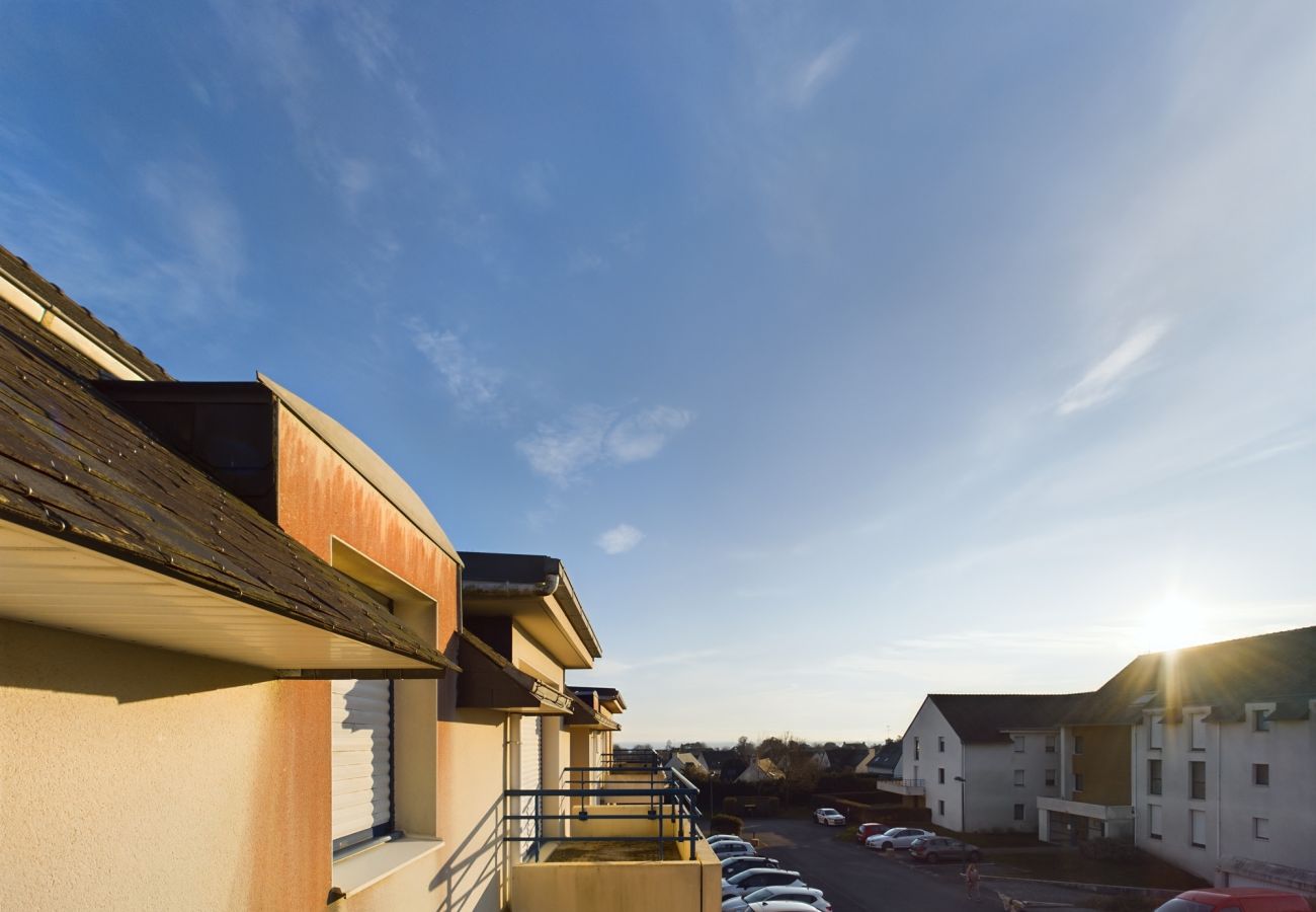 Appartement à Concarneau - -LITTO- CONCARNEAU AVEC TERRASSE PROCHE COMMERCES