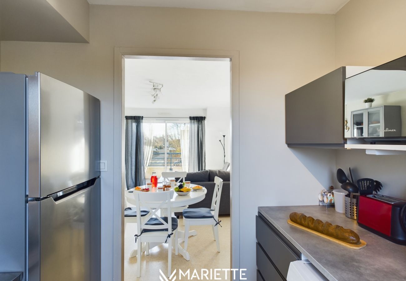 Appartement à Concarneau - -LITTO- CONCARNEAU AVEC TERRASSE PROCHE COMMERCES