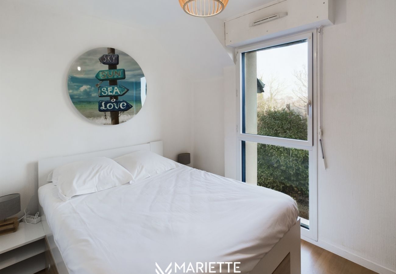 Appartement à Concarneau - -LITTO- CONCARNEAU AVEC TERRASSE PROCHE COMMERCES