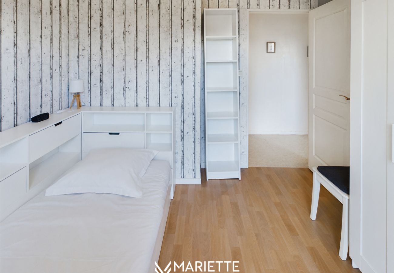 Appartement à Concarneau - -LITTO- CONCARNEAU AVEC TERRASSE PROCHE COMMERCES