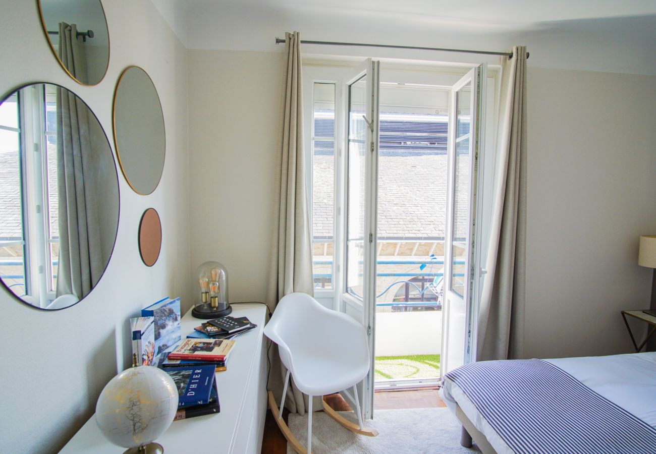 Appartement à Concarneau - -HANNAH- JOLI COCON AVEC VUE SUR LA VILLE-CLOSE