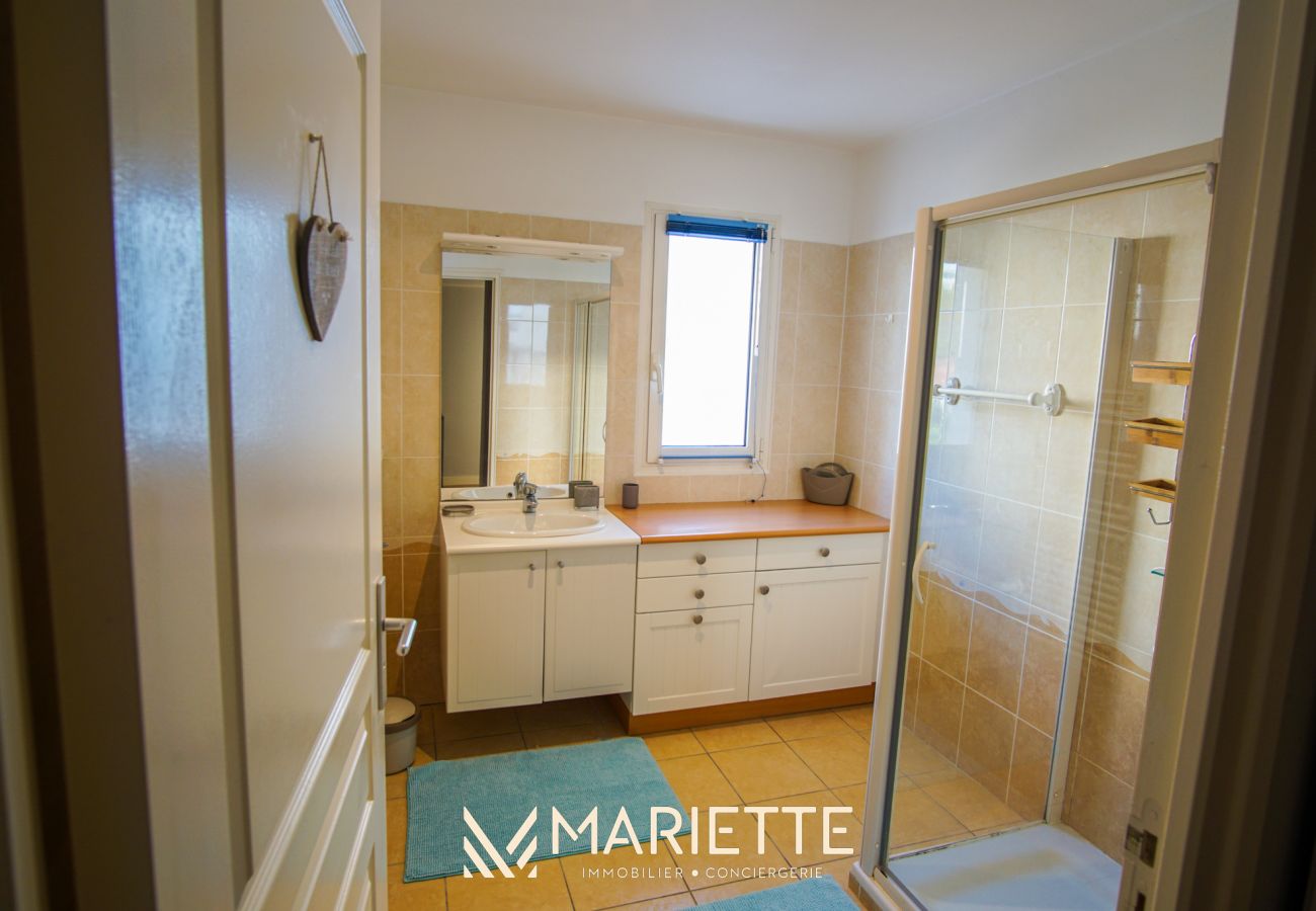 Appartement à Concarneau - -DALIA- APPARTEMENT CENTRE-VILLE-TERRASSE-PARKING