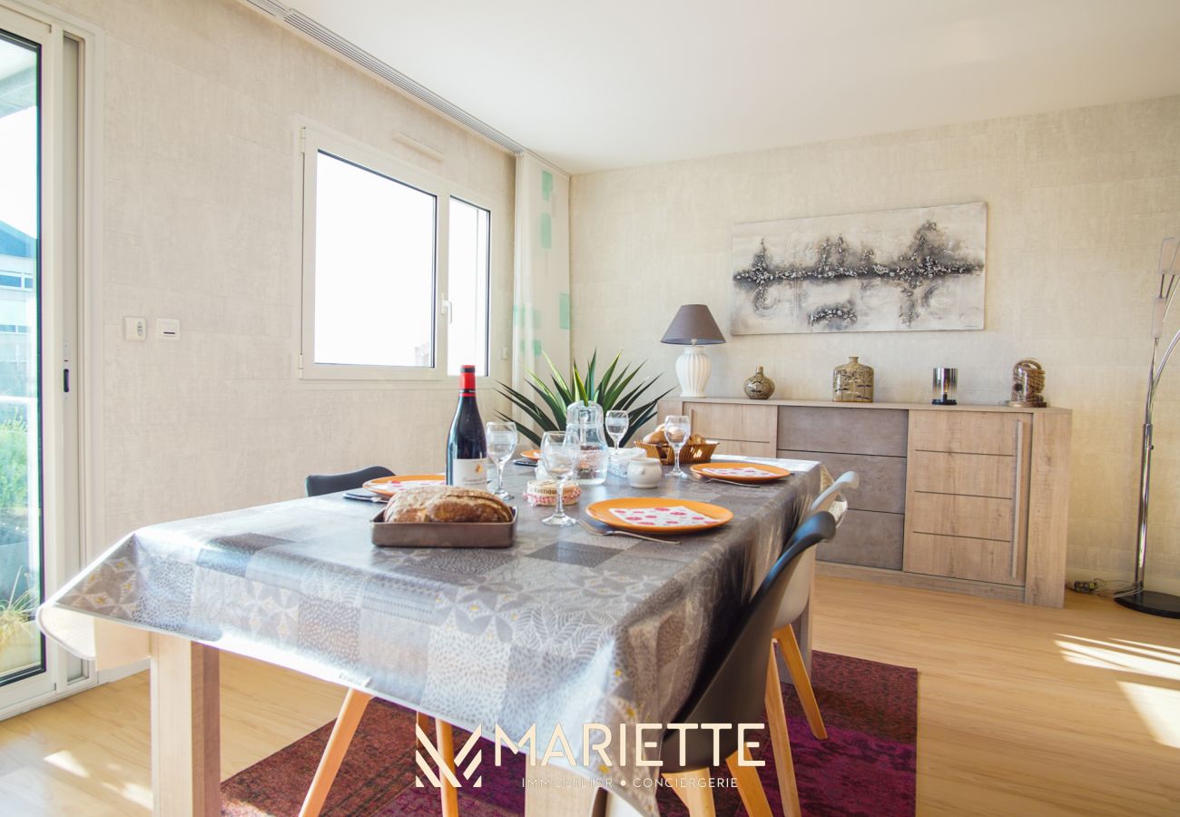 Appartement à Concarneau - -DALIA- APPARTEMENT CENTRE-VILLE-TERRASSE-PARKING