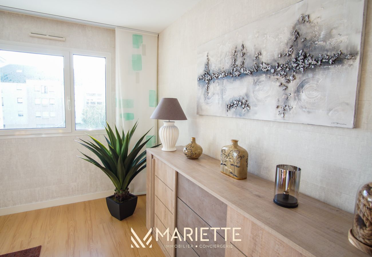 Appartement à Concarneau - -DALIA- APPARTEMENT CENTRE-VILLE-TERRASSE-PARKING