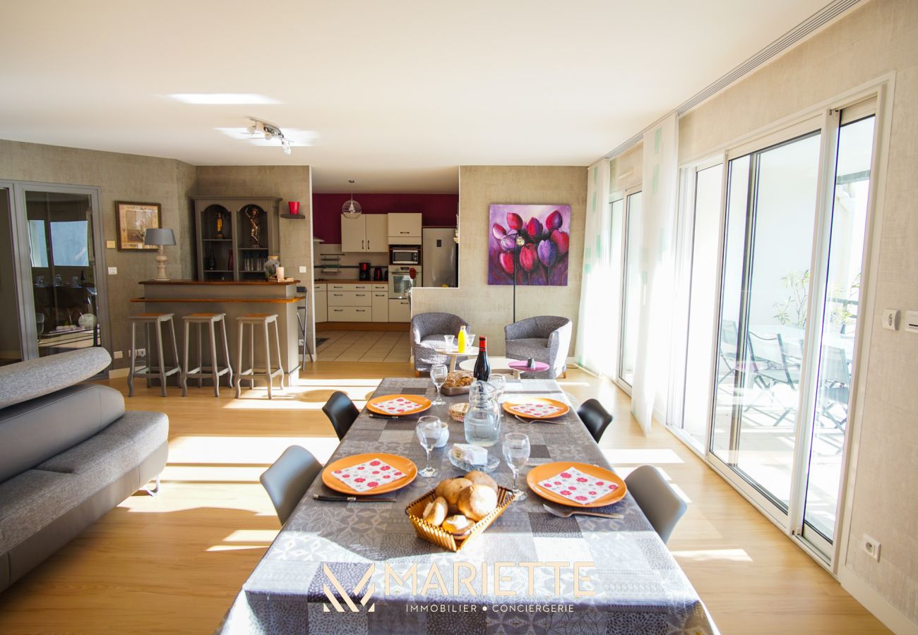 Appartement à Concarneau - -DALIA- APPARTEMENT CENTRE-VILLE-TERRASSE-PARKING