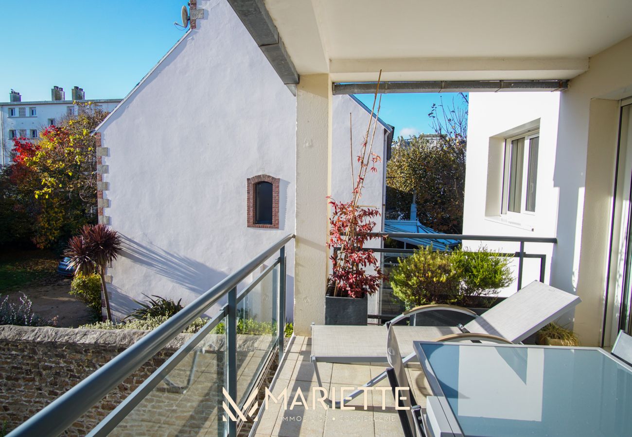 Appartement à Concarneau - -DALIA- APPARTEMENT CENTRE-VILLE-TERRASSE-PARKING