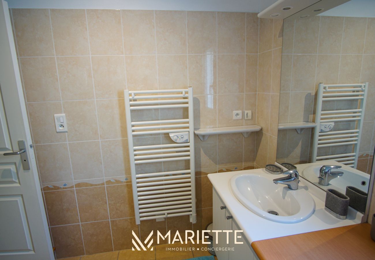 Appartement à Concarneau - -DALIA- APPARTEMENT CENTRE-VILLE-TERRASSE-PARKING