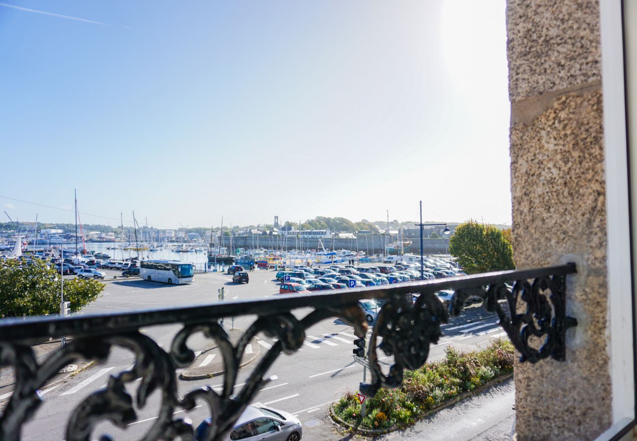 Appartement à Concarneau - -PORTO- Elégant T3 avec vue sur la Ville Close