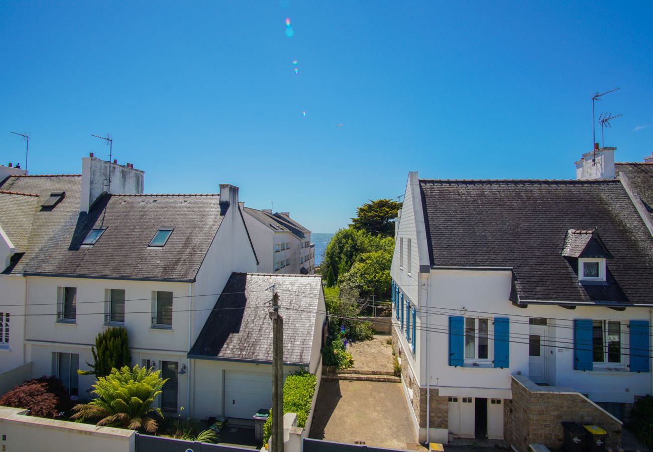 Appartement à Concarneau - -FULL- MAGNIFIQUE T3, TERRASSE VUE MER ET GARAGE