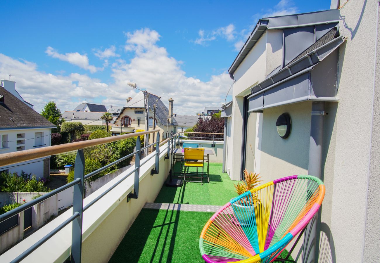 Appartement à Concarneau - -FULL- MAGNIFIQUE T3, TERRASSE VUE MER ET GARAGE