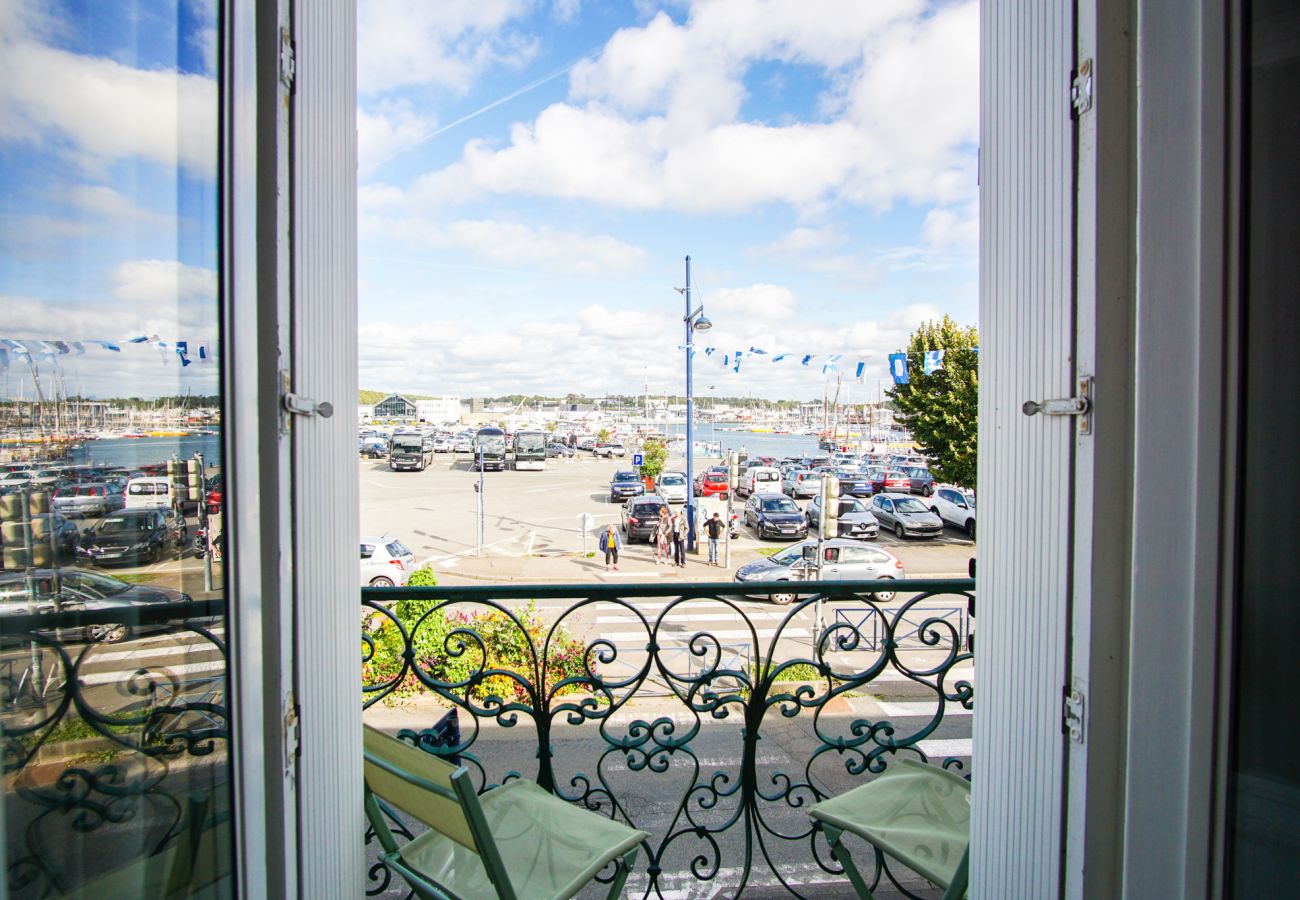 Appartement à Concarneau - -BOSCO- ÉLÉGANT T3 AVEC BALCON ET VUE SUR LE PORT