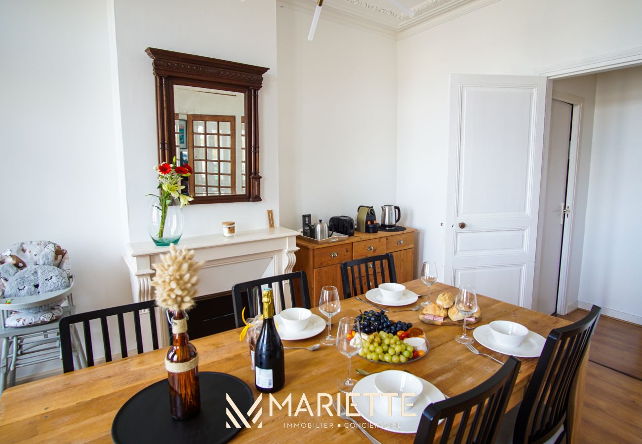 Appartement à Concarneau - -BOSCO- ÉLÉGANT T3 AVEC BALCON ET VUE SUR LE PORT