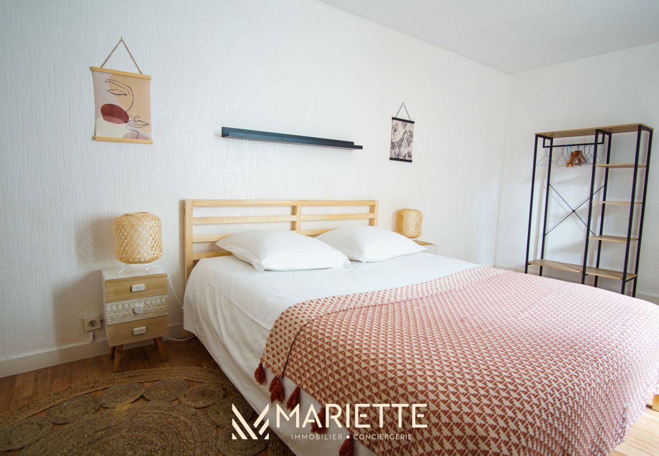 Appartement à Concarneau - -BOSCO- ÉLÉGANT T3 AVEC BALCON ET VUE SUR LE PORT