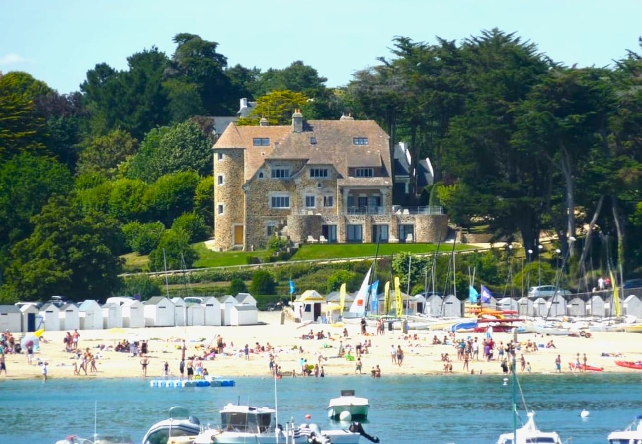 Appartement à Concarneau - -BOSCO- ÉLÉGANT T3 AVEC BALCON ET VUE SUR LE PORT