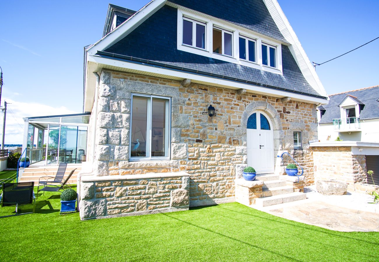 Maison à Concarneau - -AVEL DRO- Belle maison familiale vue mer corniche