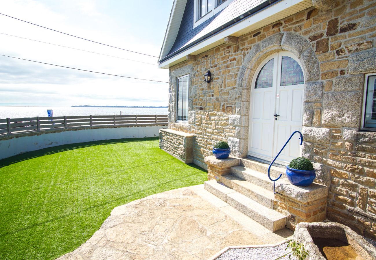 Maison à Concarneau - -AVEL DRO- Belle maison familiale vue mer corniche