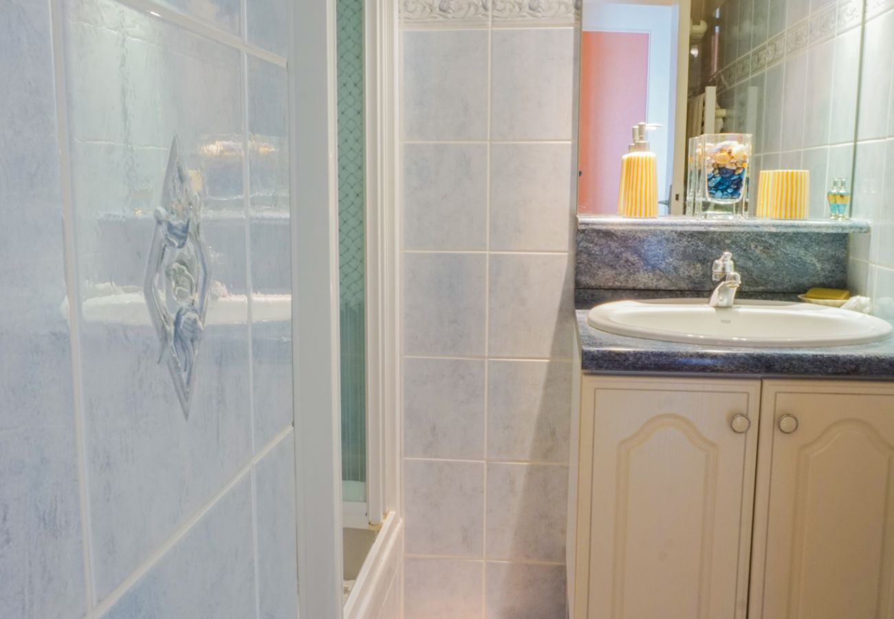 Appartement à Concarneau - -SIENA- Charmant T2,balcon &parking au cent