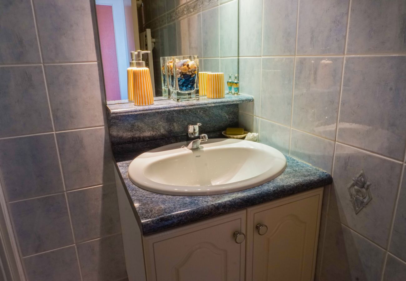 Appartement à Concarneau - -SIENA- Charmant T2,balcon &parking au cent