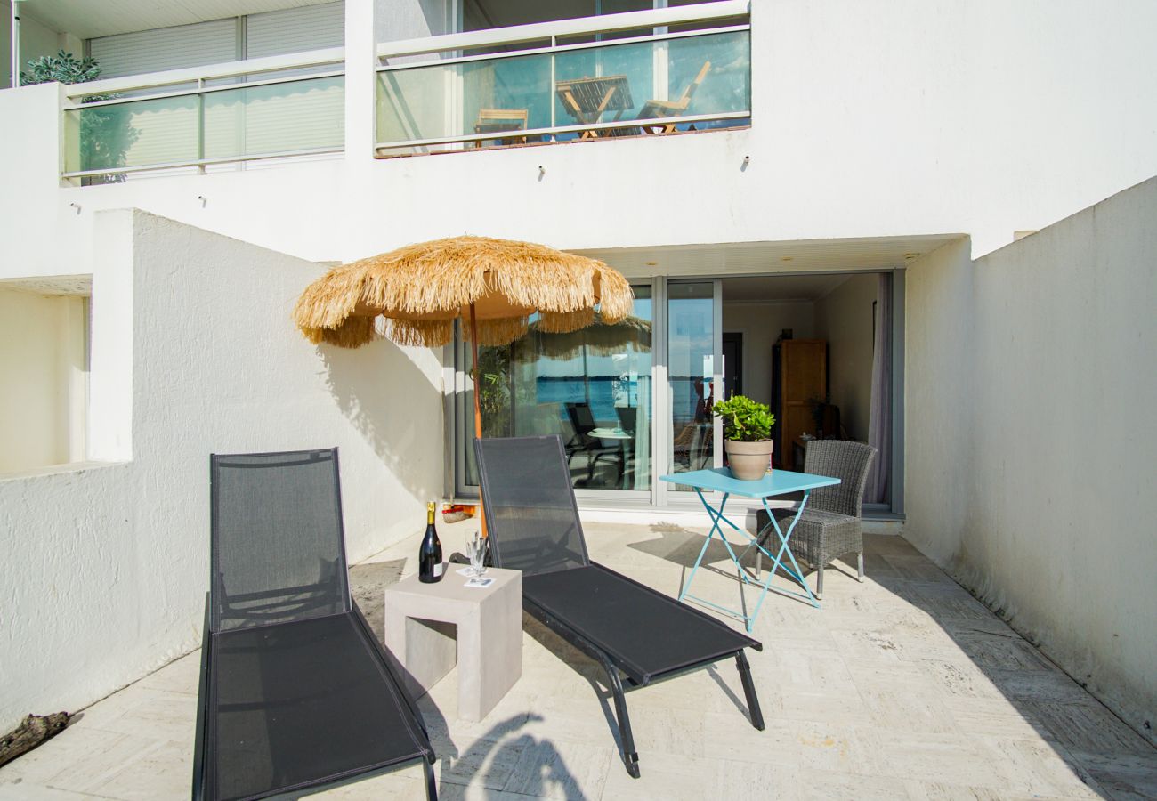 Studio à Concarneau - -SUNSET- FRONT DE MER AVEC TERRASSE ET PARKING