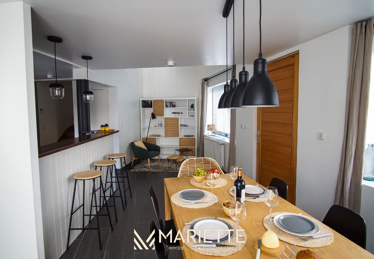 Appartement à Concarneau - -BLOOM- MAISON DE VILLE AVEC GARAGE, COUR COMMUNE