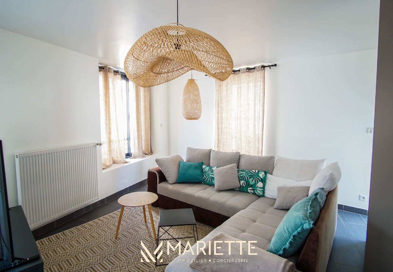 Appartement à Concarneau - -BLOOM- MAISON DE VILLE AVEC GARAGE, COUR COMMUNE