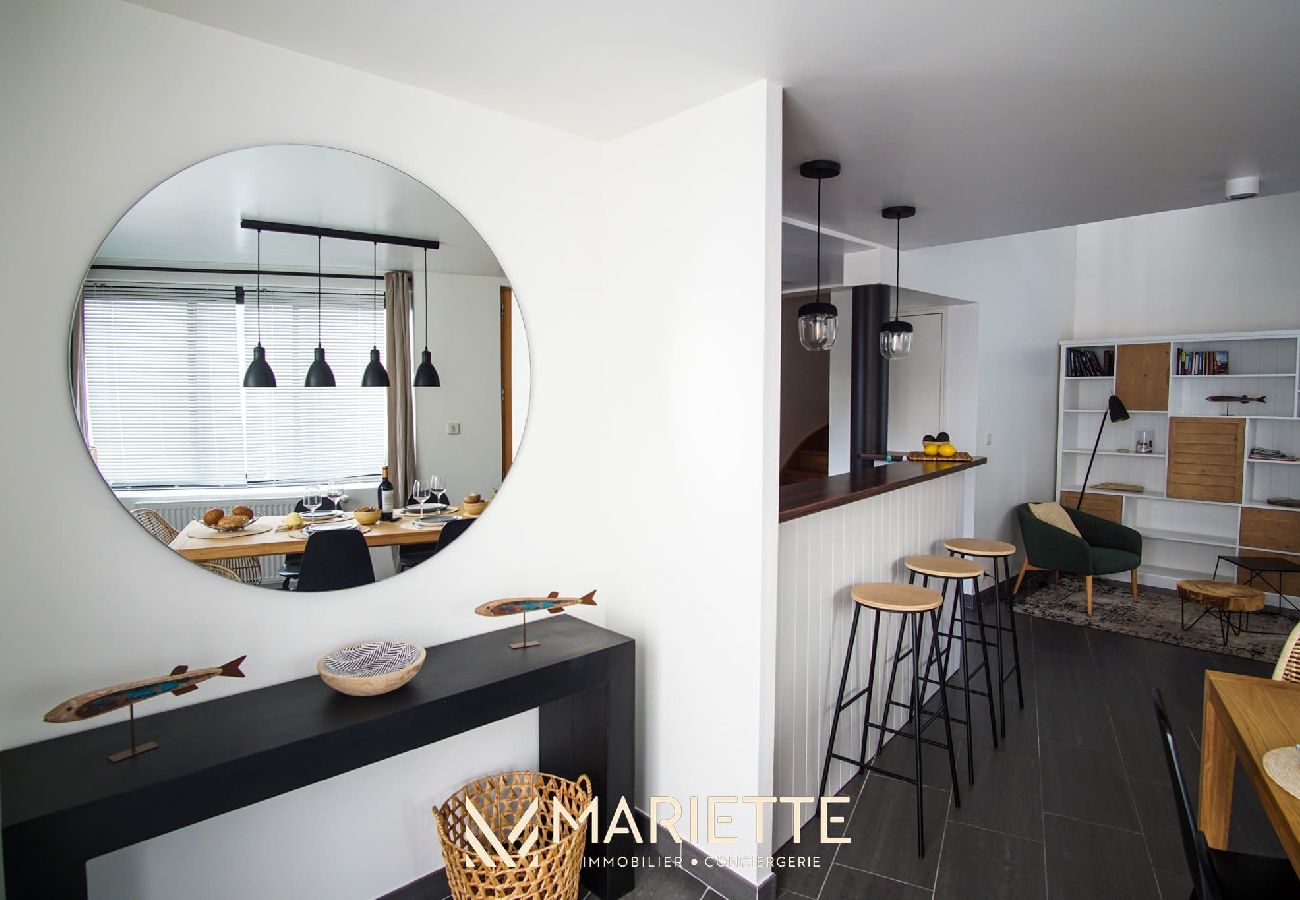 Appartement à Concarneau - -BLOOM- MAISON DE VILLE AVEC GARAGE, COUR COMMUNE