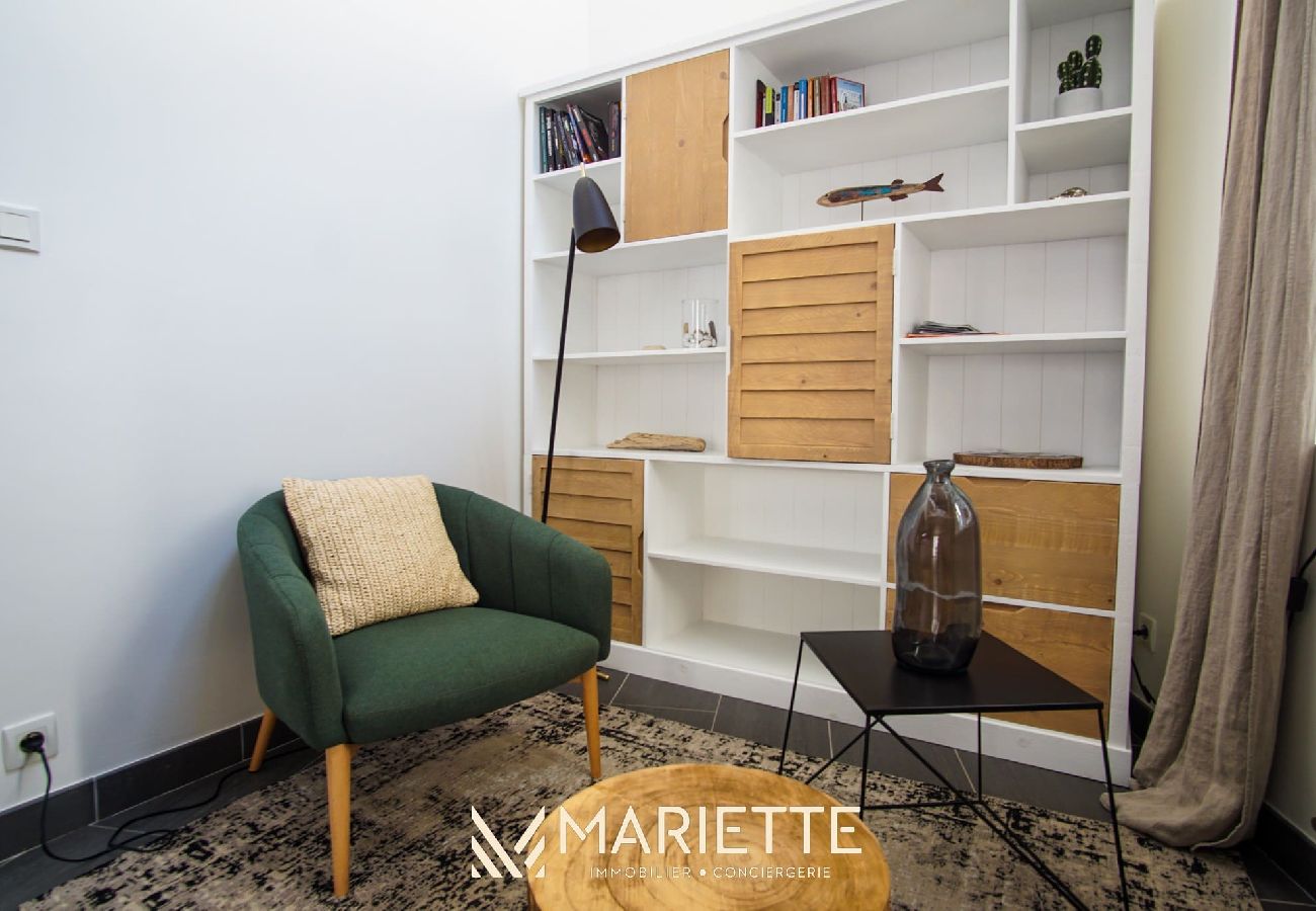 Appartement à Concarneau - -BLOOM- MAISON DE VILLE AVEC GARAGE, COUR COMMUNE