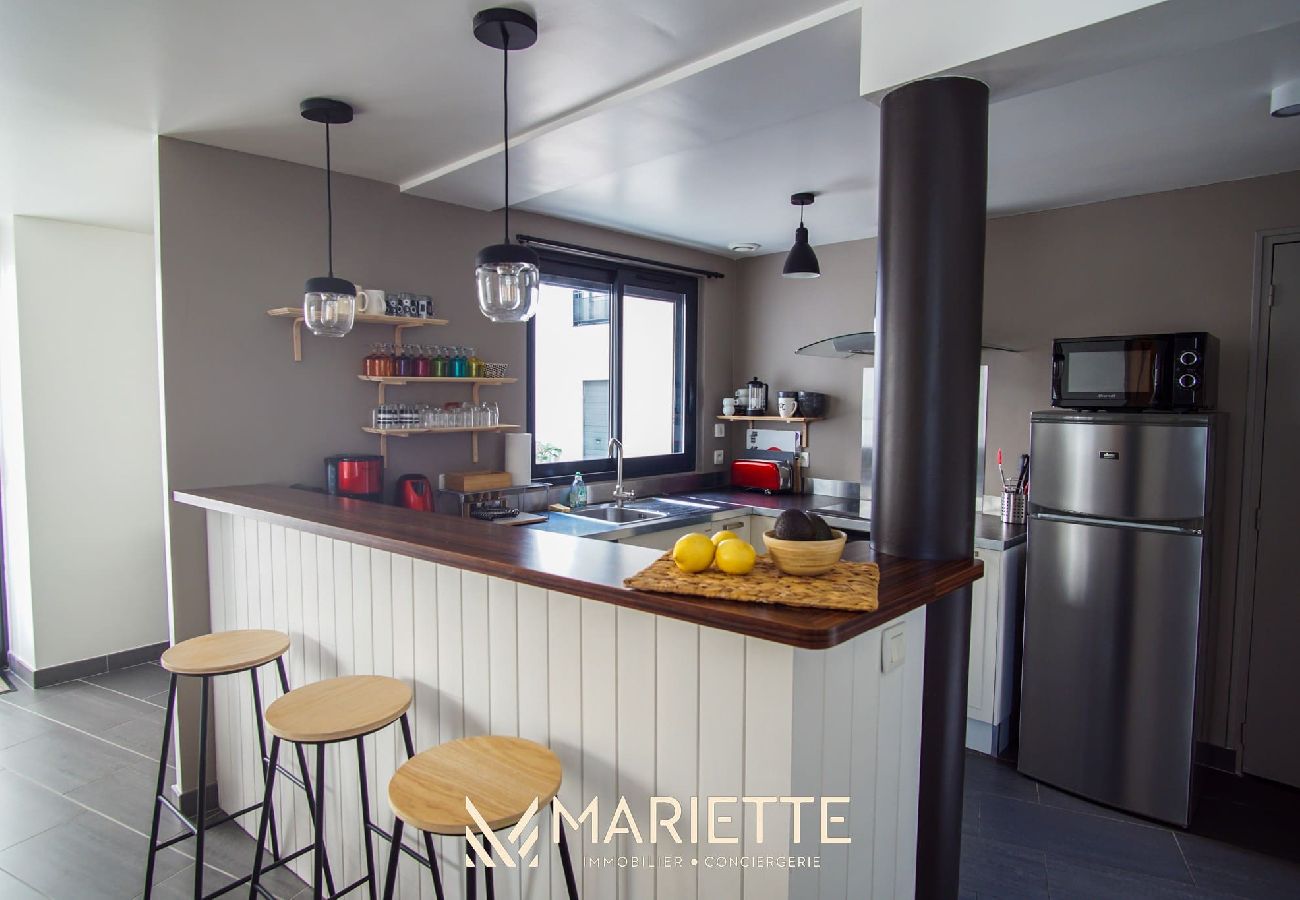 Appartement à Concarneau - -BLOOM- MAISON DE VILLE AVEC GARAGE, COUR COMMUNE