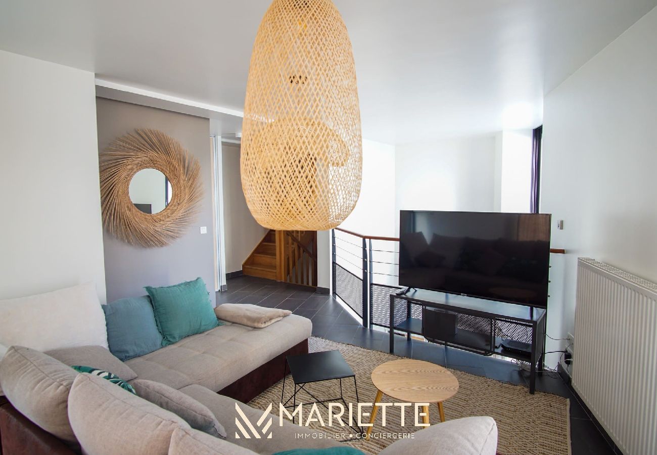 Appartement à Concarneau - -BLOOM- MAISON DE VILLE AVEC GARAGE, COUR COMMUNE