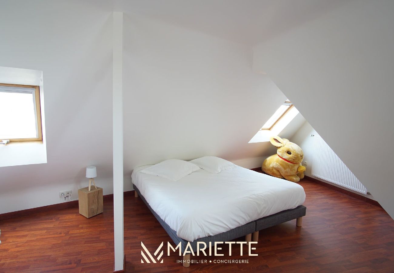 Appartement à Concarneau - -BLOOM- MAISON DE VILLE AVEC GARAGE, COUR COMMUNE