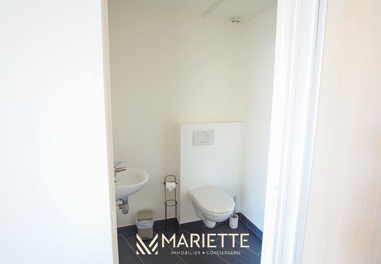 Appartement à Concarneau - -BLOOM- MAISON DE VILLE AVEC GARAGE, COUR COMMUNE