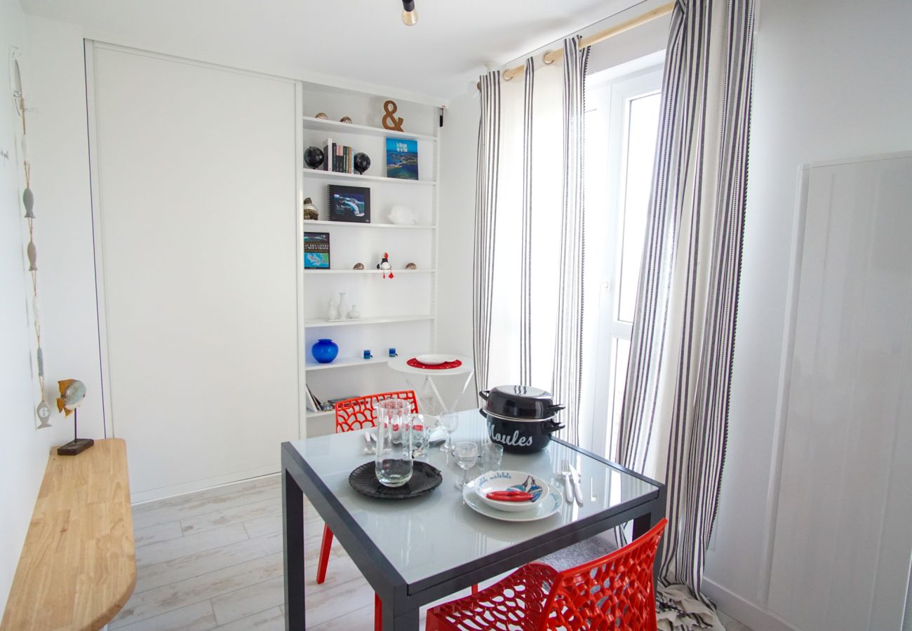 Appartement à Concarneau - -AR MEN- T2 AVEC TERRASSE VUE MER - PLAGE À 50 M