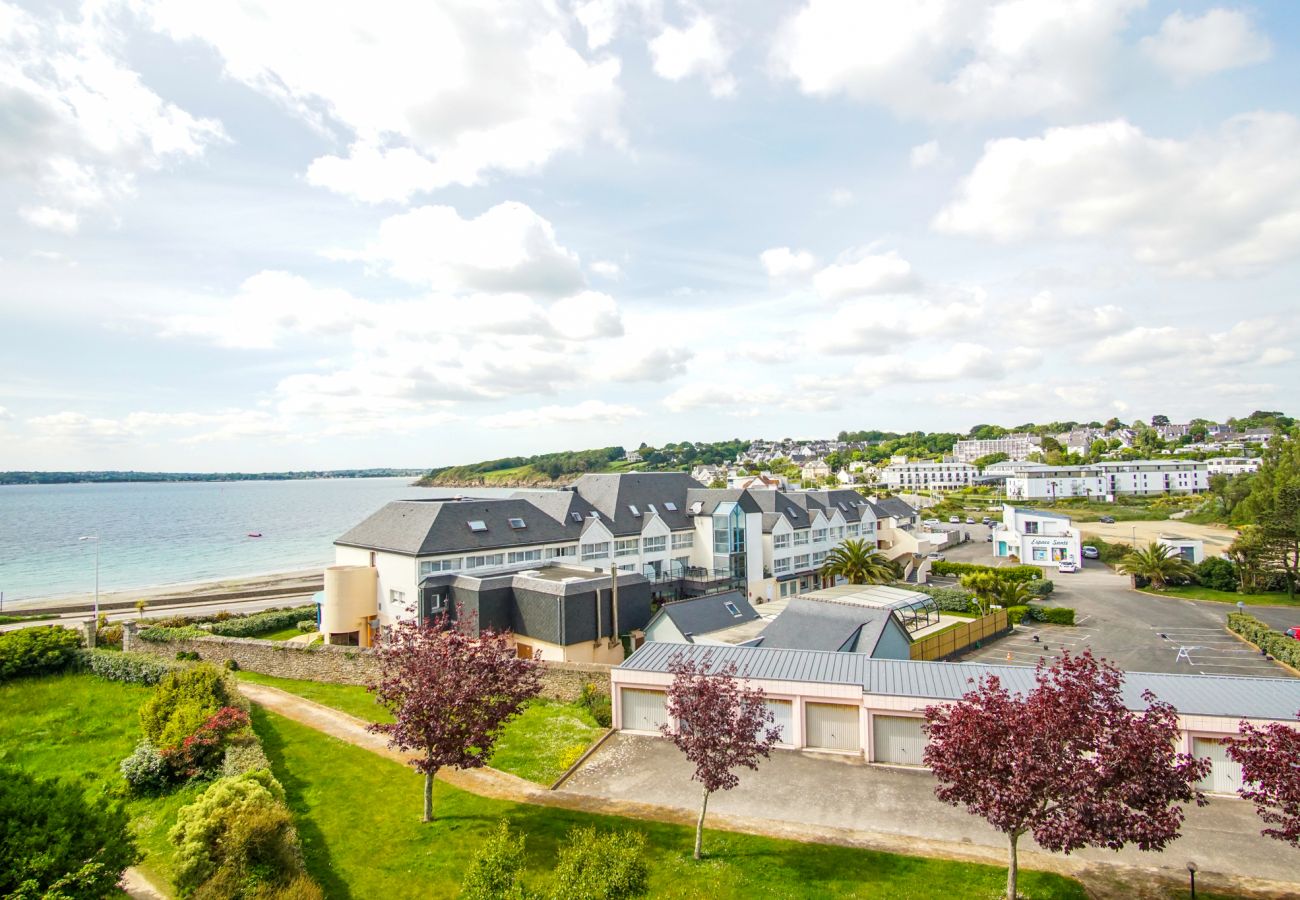 Appartement à Concarneau - -AR MEN- T2 AVEC TERRASSE VUE MER - PLAGE À 50 M