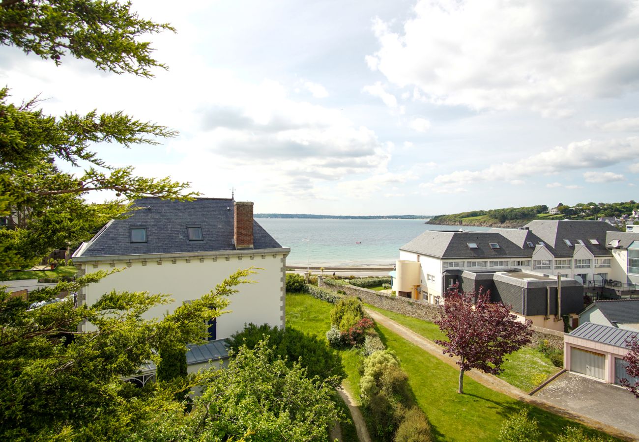 Appartement à Concarneau - -AR MEN- T2 AVEC TERRASSE VUE MER - PLAGE À 50 M