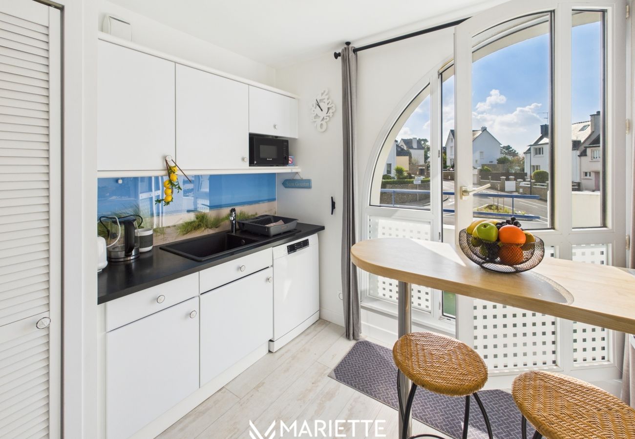 Appartement à Concarneau - -AR MEN- T2 AVEC TERRASSE VUE MER - PLAGE À 50 M