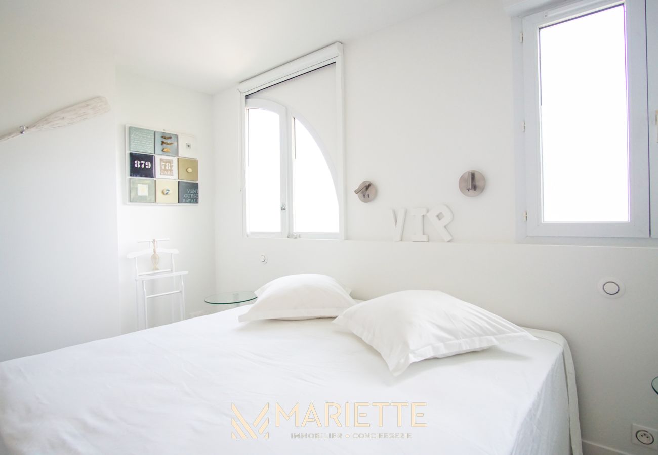 Appartement à Concarneau - -AR MEN- T2 AVEC TERRASSE VUE MER - PLAGE À 50 M