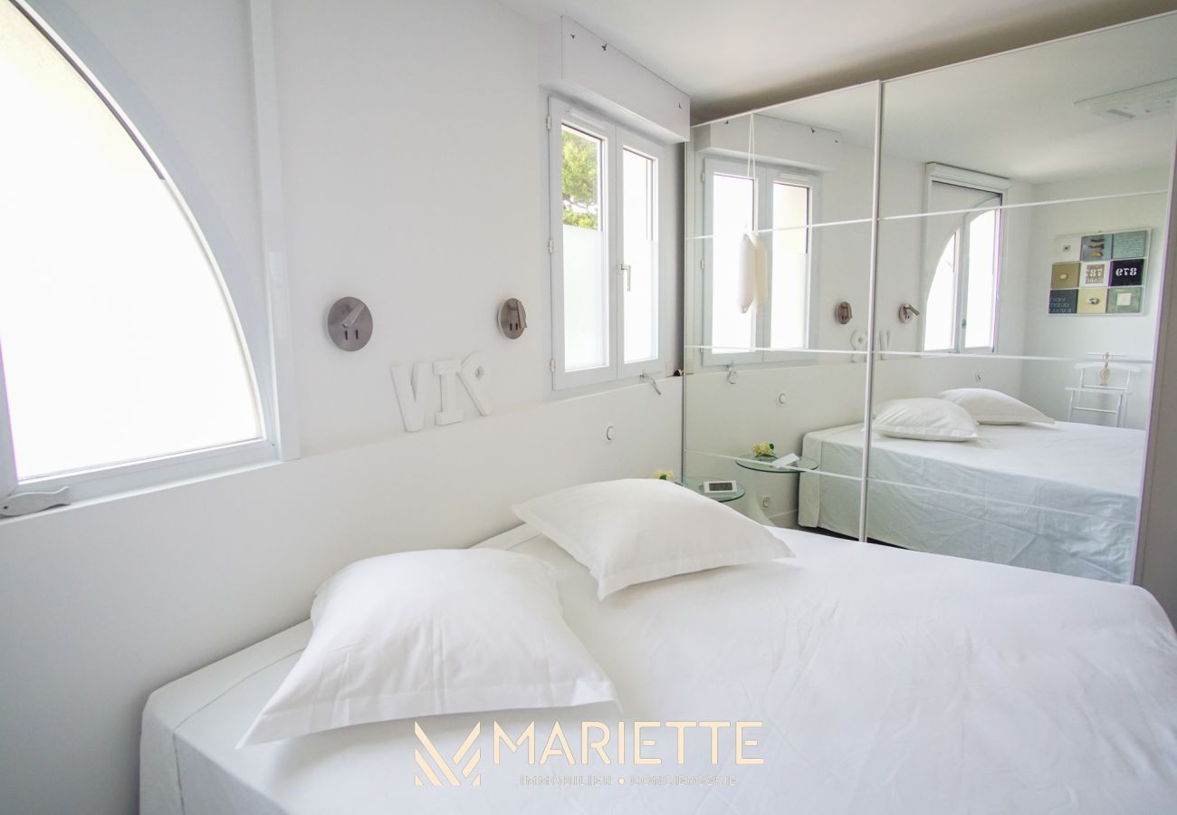 Appartement à Concarneau - -AR MEN- T2 AVEC TERRASSE VUE MER - PLAGE À 50 M