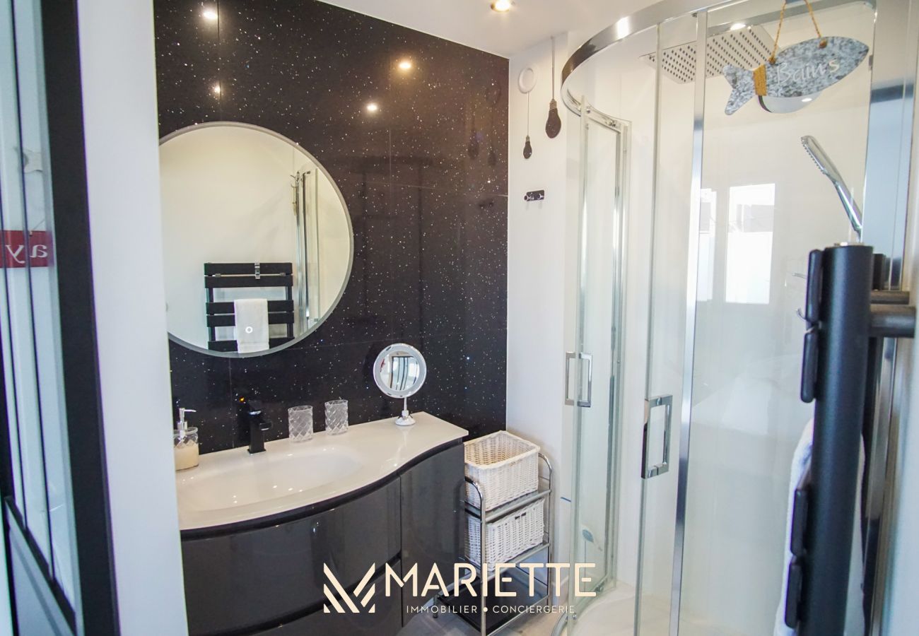 Appartement à Concarneau - -AR MEN- T2 AVEC TERRASSE VUE MER - PLAGE À 50 M