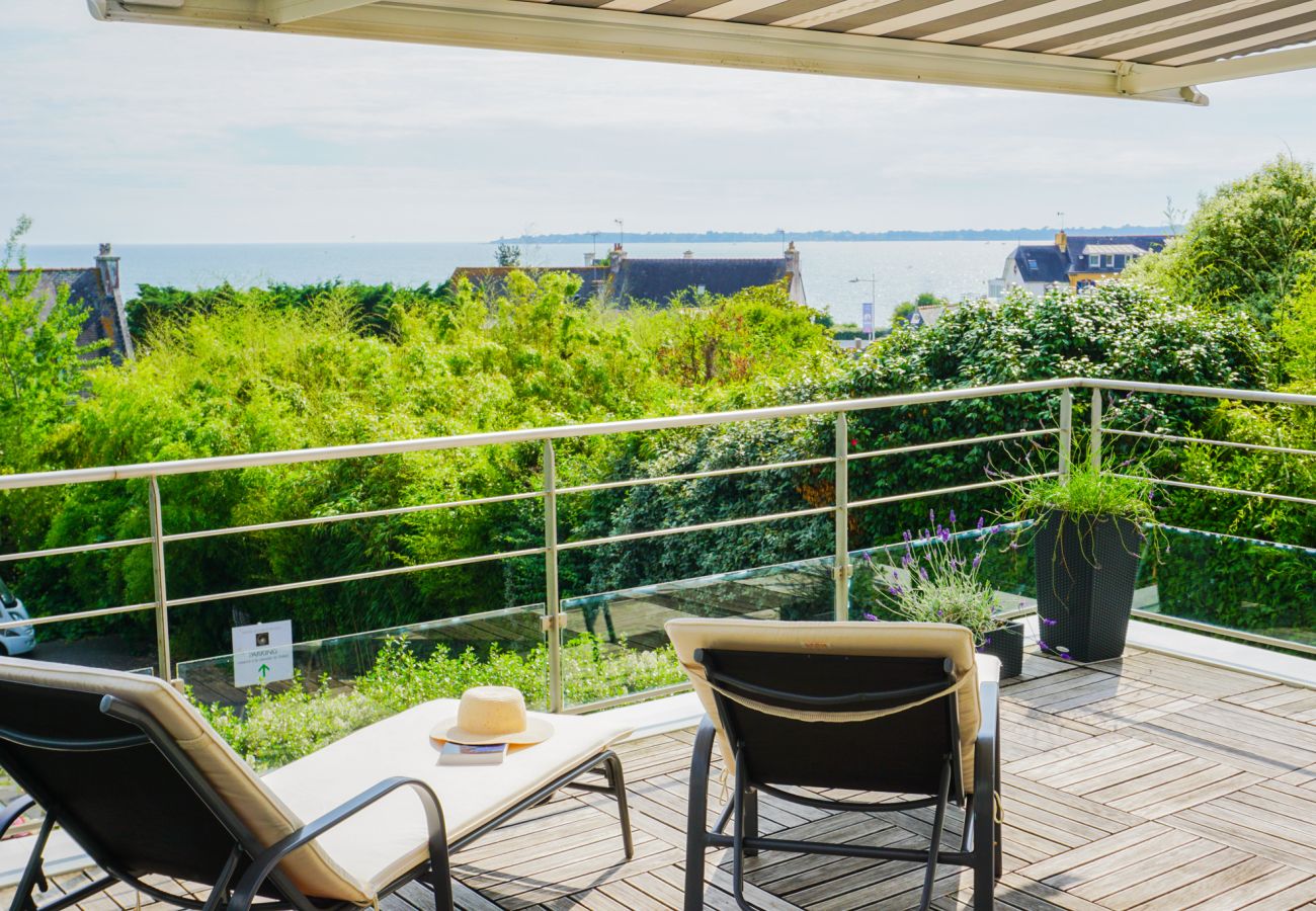 Appartement à Concarneau - -La Terrasse- T2 avec Terrasse vue mer