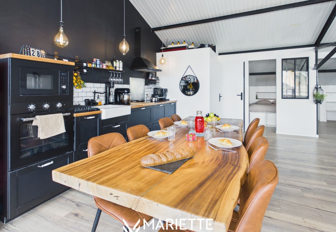 Appartement à Concarneau - -LE LOFT- TERRASSE PARKING PRIVÉ CONCARNEAU CENTRE