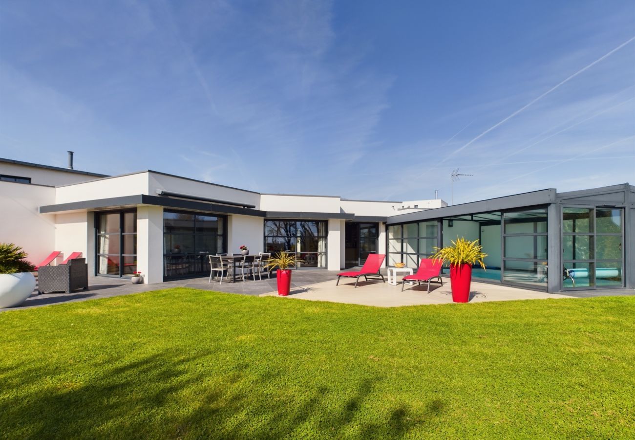 Maison à Concarneau - -PERLE - MAISON CONTEMPORAINE AVEC PISCINE