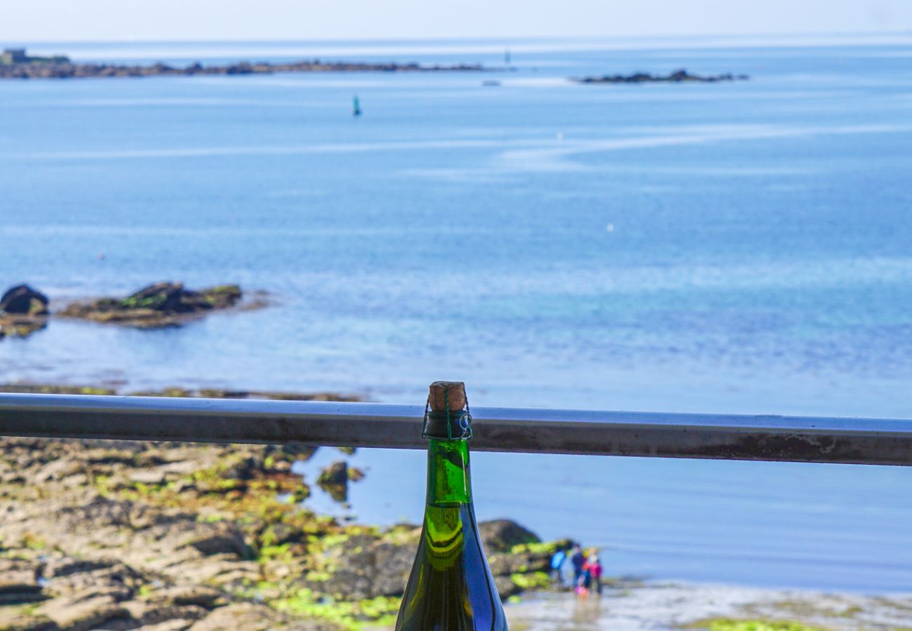 Appartement à Concarneau - -PAOLO- BEAU T2, VUE MER ET PARKING