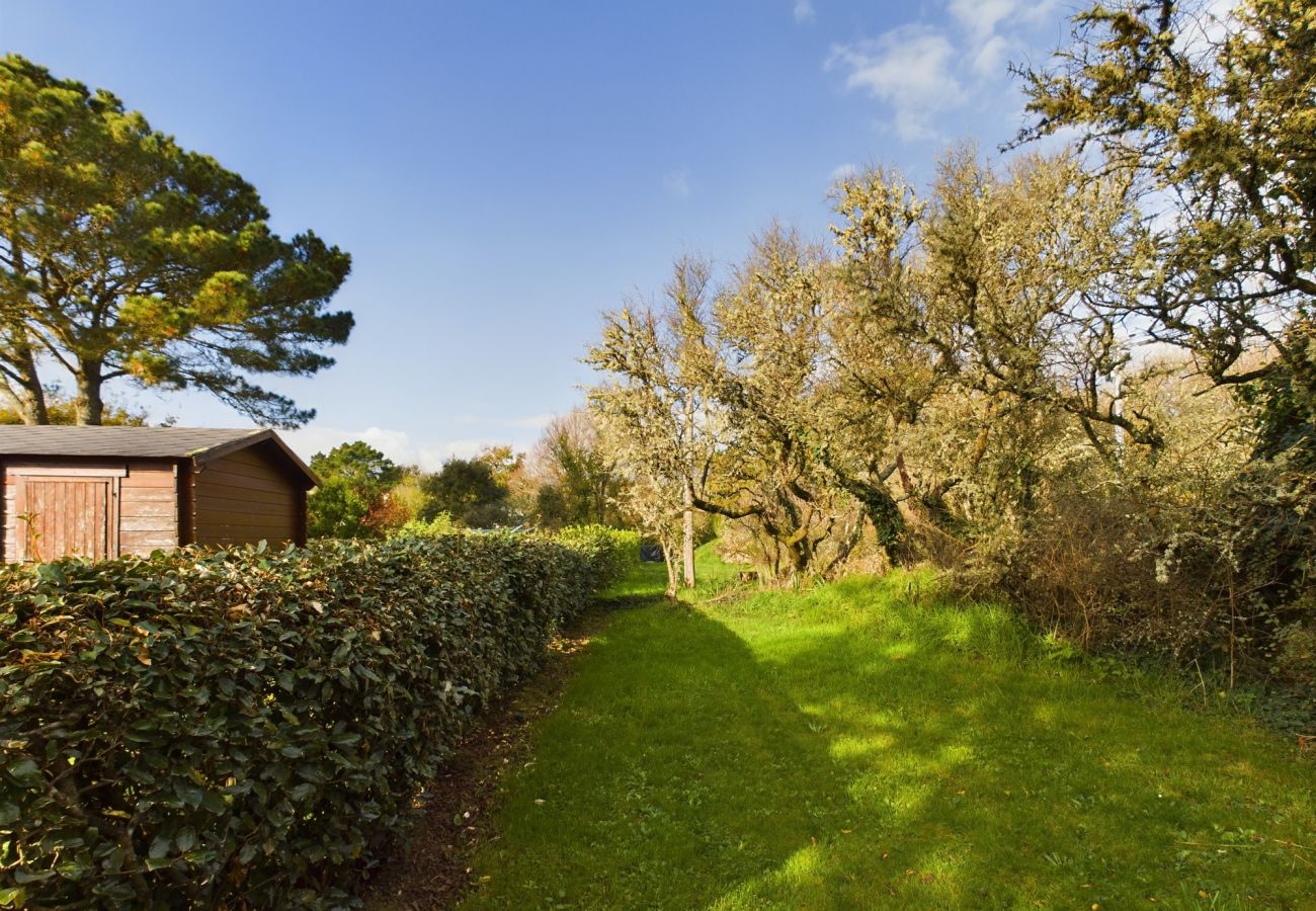 Maison à Névez - -HANSEL- Belle Chaumière à Kerascöet