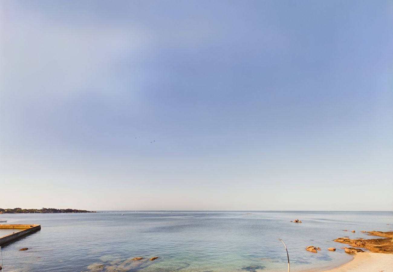 Studio à Concarneau - -BLUE- STUDIO AVEC VUE MER ET PARKING