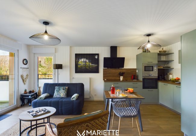 Appartement à Concarneau - -BIRDY- chaleureux T2, rénové avec parking