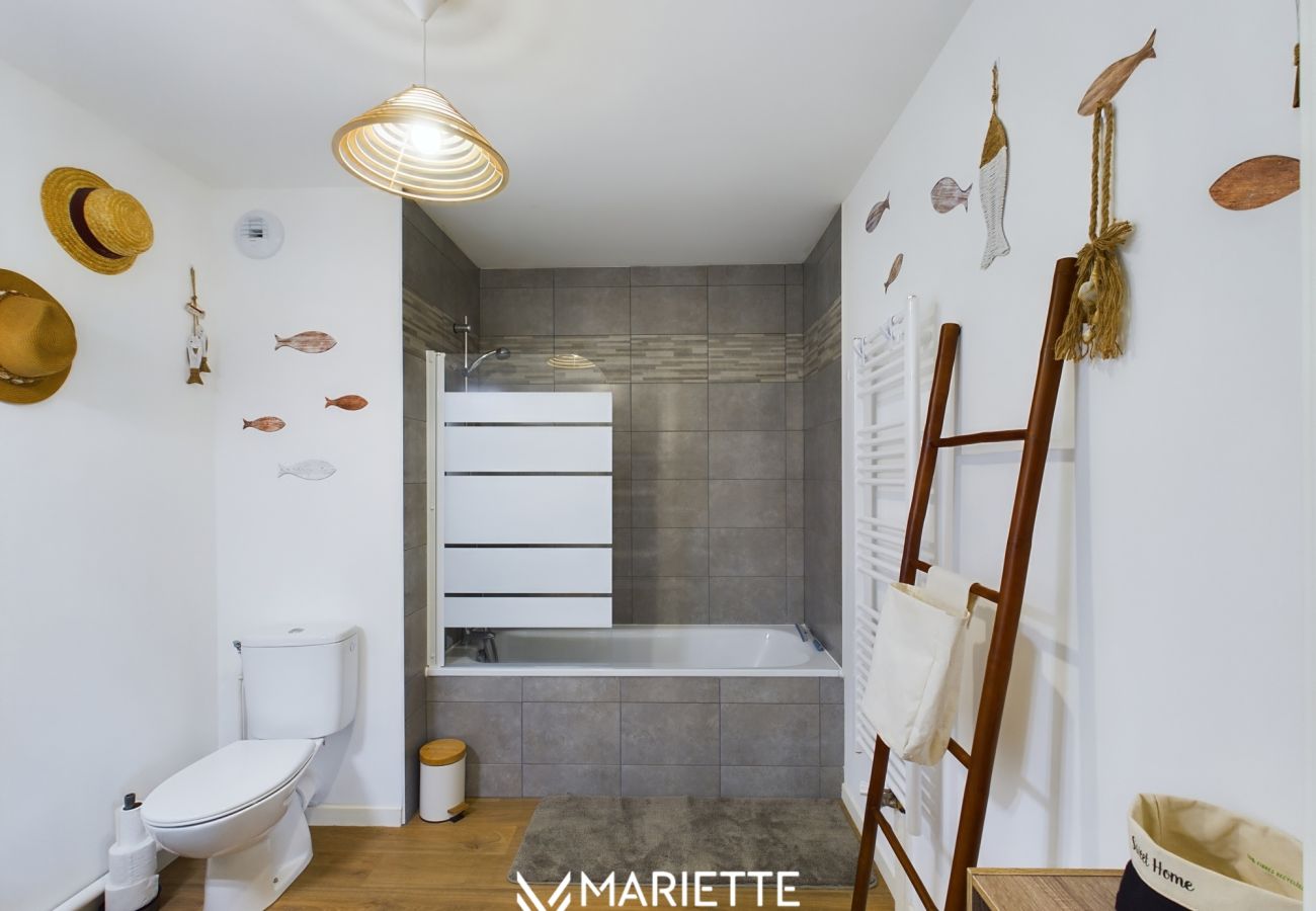 Appartement à Concarneau - -BIRDY- chaleureux T2, rénové avec parking