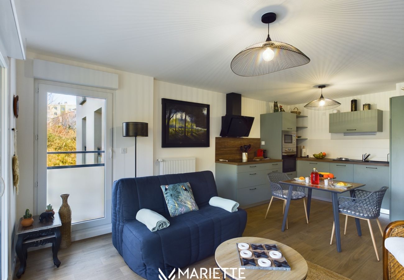 Appartement à Concarneau - -BIRDY- chaleureux T2, rénové avec parking